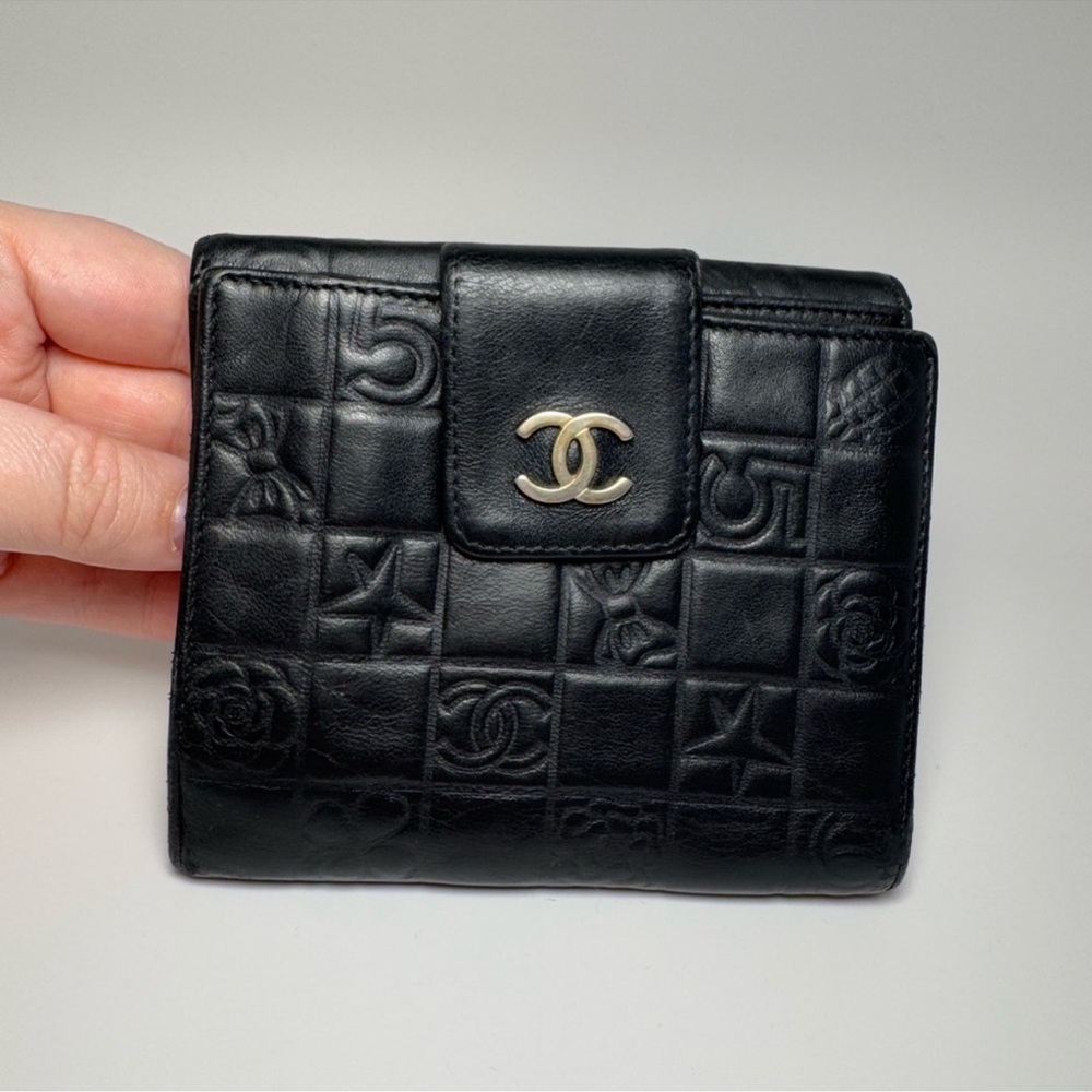 Chanel Lambskin Precious Symbols Icon Lucky Black
Leather Small Wallet